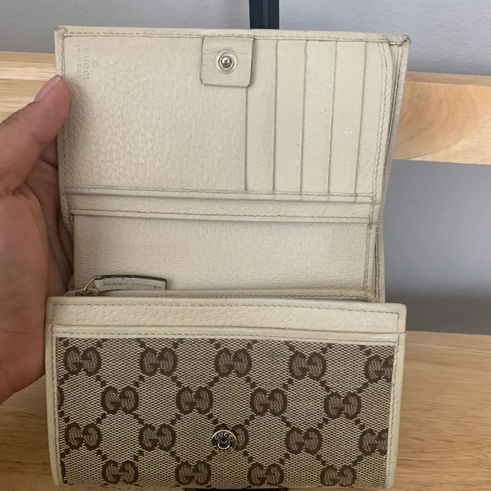 Gucci Supreme GG Canvas Snap Wallet with Biege Trim - Picture 5 of 10